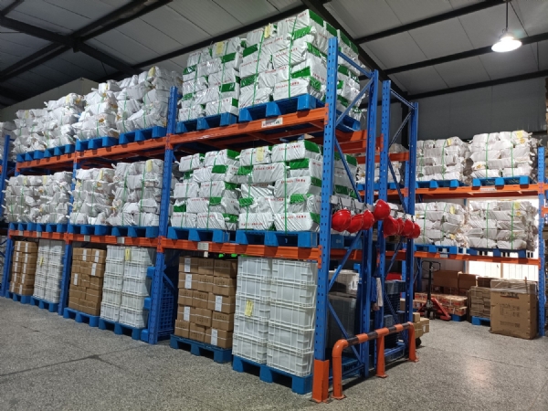 康德食品將中國味道通過(guò)傳統慢火熬制工藝和現代科技結合，為快餐界提供專(zhuān)業(yè)的廚房解決方案。公司提供貼牌定制，免費送技術(shù)的服務(wù)，開(kāi)店無(wú)需大廚，簡(jiǎn)易操作，快速標準化出餐。