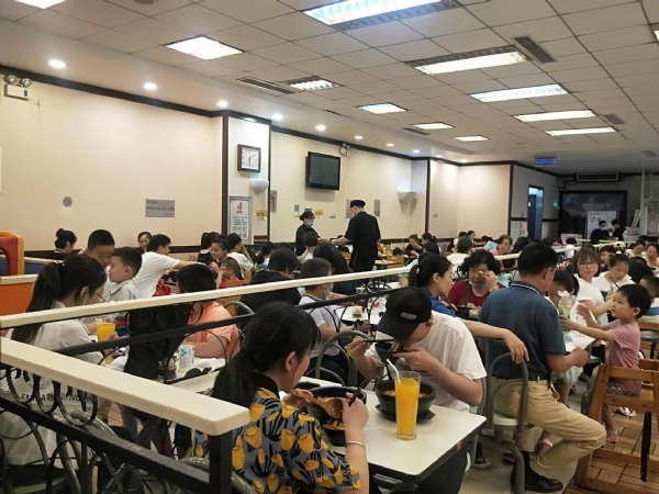 康德專(zhuān)注于食品調味料已十八年有余，一直注重出品的安全、穩定，強調給商家帶來(lái)廚師便捷,出品穩定，減少能耗，安全有保障！歡迎有意合作老板質(zhì)詢(xún)來(lái)工廠(chǎng)考察！